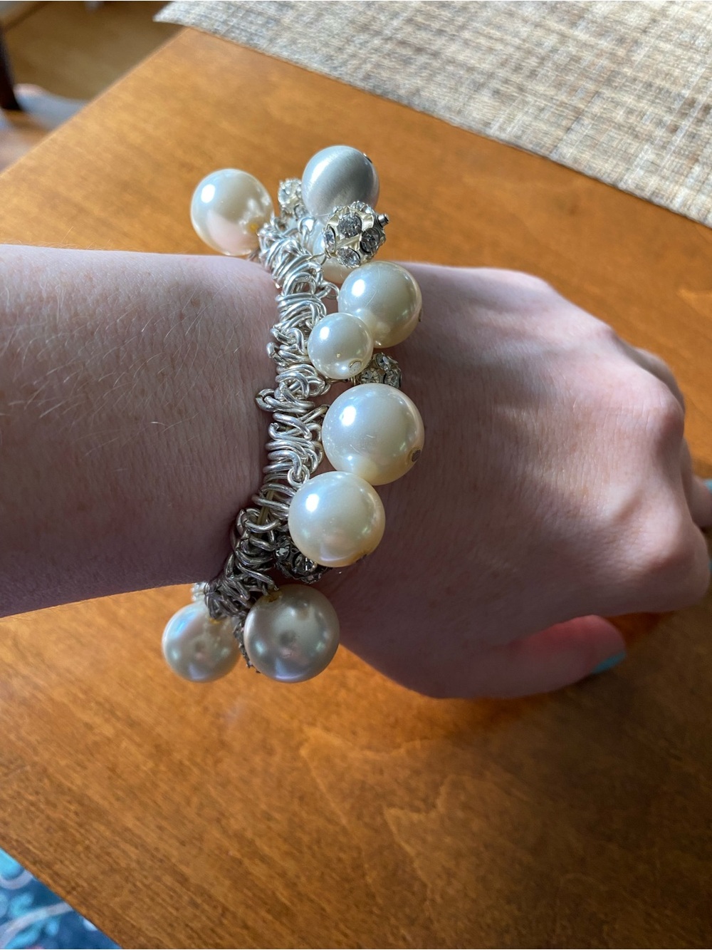 Pearl and Crystal Stretch Bracelet - Picture 2 of 2